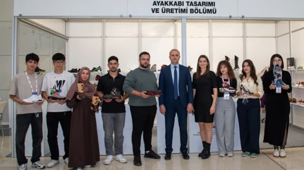 Selçuk Üniversitesinin özgün çalışmalarına Konya Ayakkabı Fuarı’nda yoğun ilgi